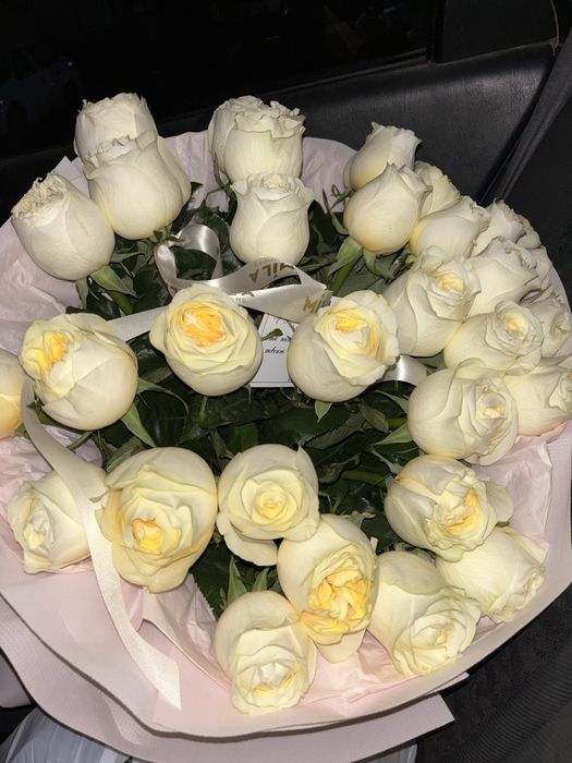 Белый роза букет