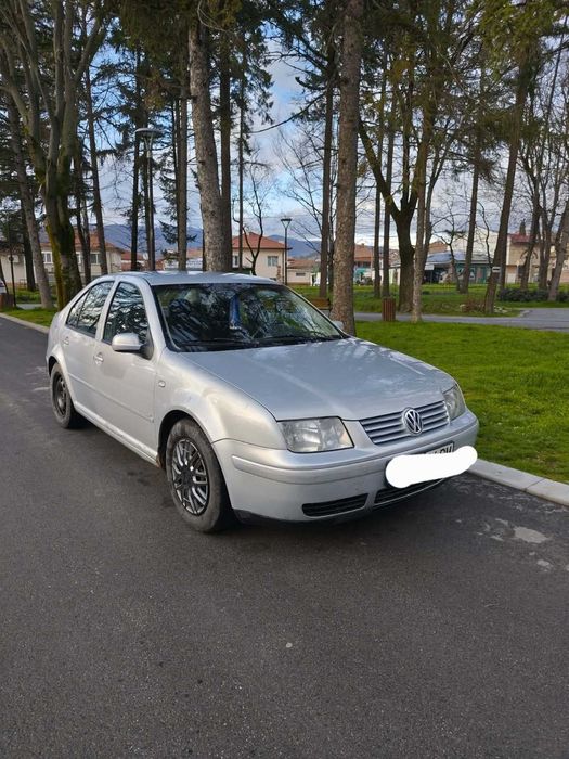 Продавам Фолкцфаген Бора