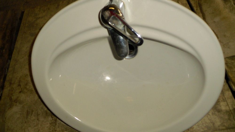 Мивка със смесител Vidima и сифон И смесители за баня Vidima