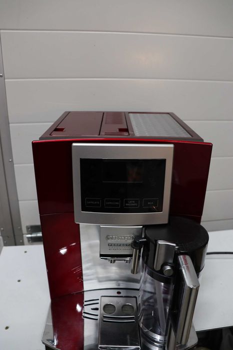 DeLonghi ESAM5708 автоматична машина за капучино, лате и еспресо