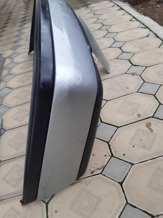 Продам задний бампер на мерседес w202.