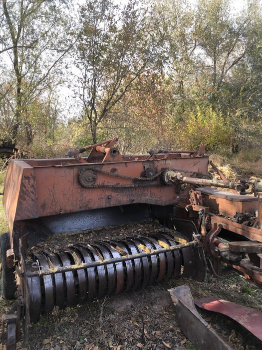 Трактор и 2х пресс