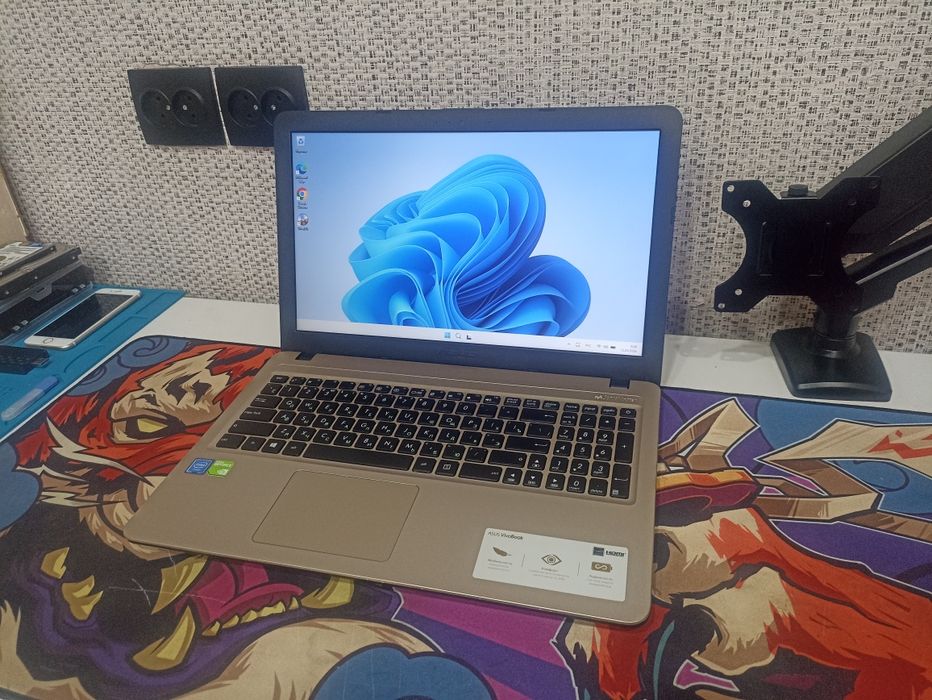Ноутбук Asus VivoBook MX110