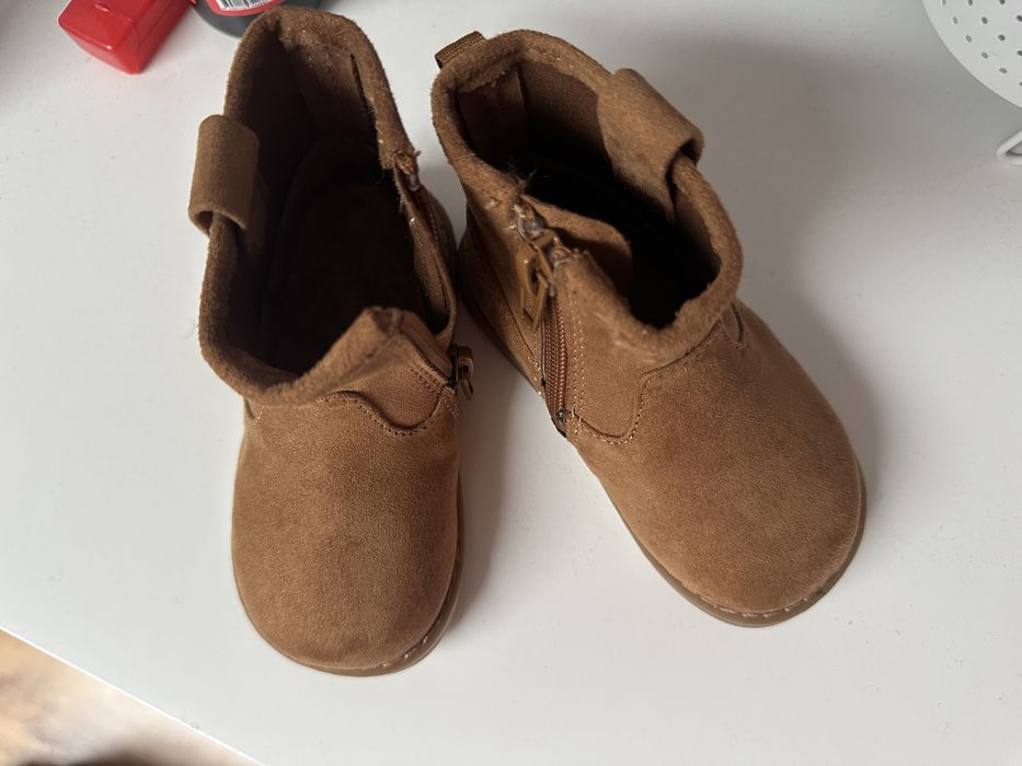 Ghete H&M, nr 20-21, noi fara eticheta