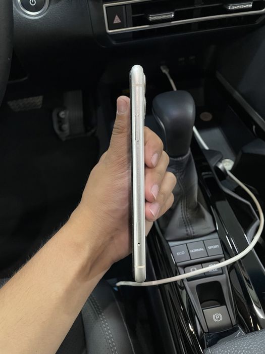 Iphone 11 ақ светте идеальный