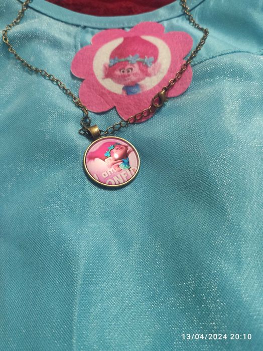 Костюм на Попи от трол четата с наметало