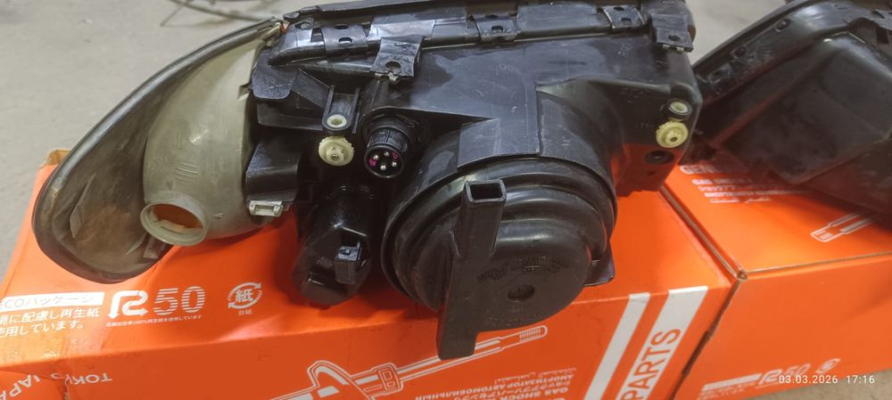 Продам фары Ауди 100 с4