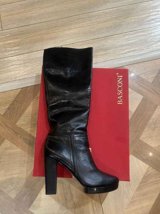 Продаются Сапоги осенние