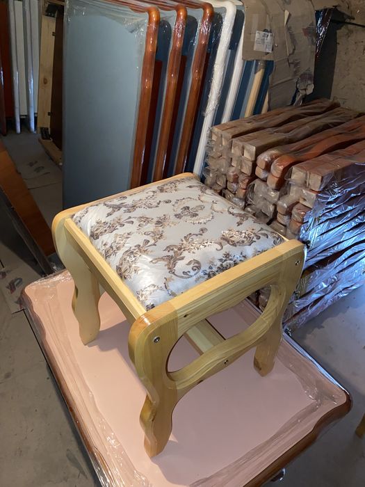 Табуретки из дерева в наличии