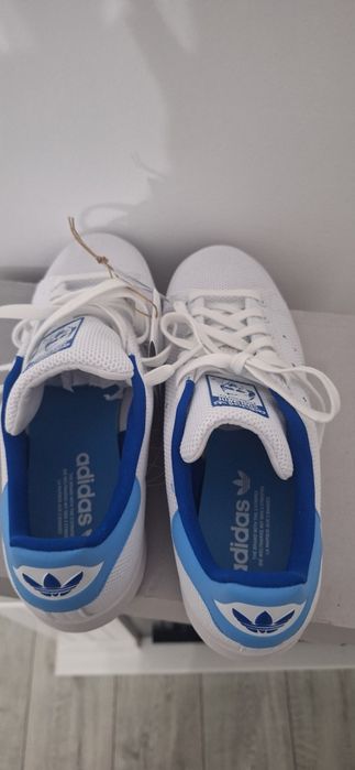 Adidasi marca Adidas originali Stan Smith mărimea 42 NOI în cutie etc;