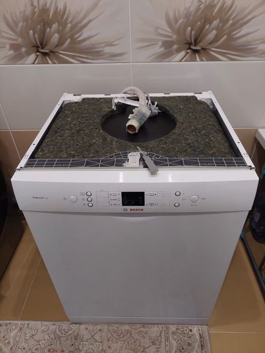 Продаю посудомоечную машину Bosch.