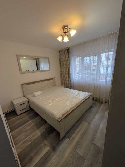 Apartament 2 camere, zona de jos
