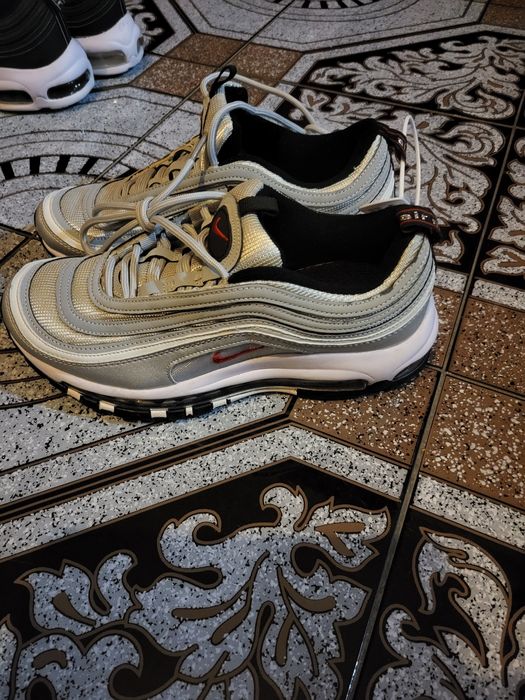 Нови спортни маратонки