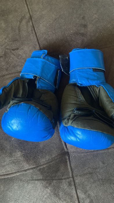 Продам перчатки EVERLAST