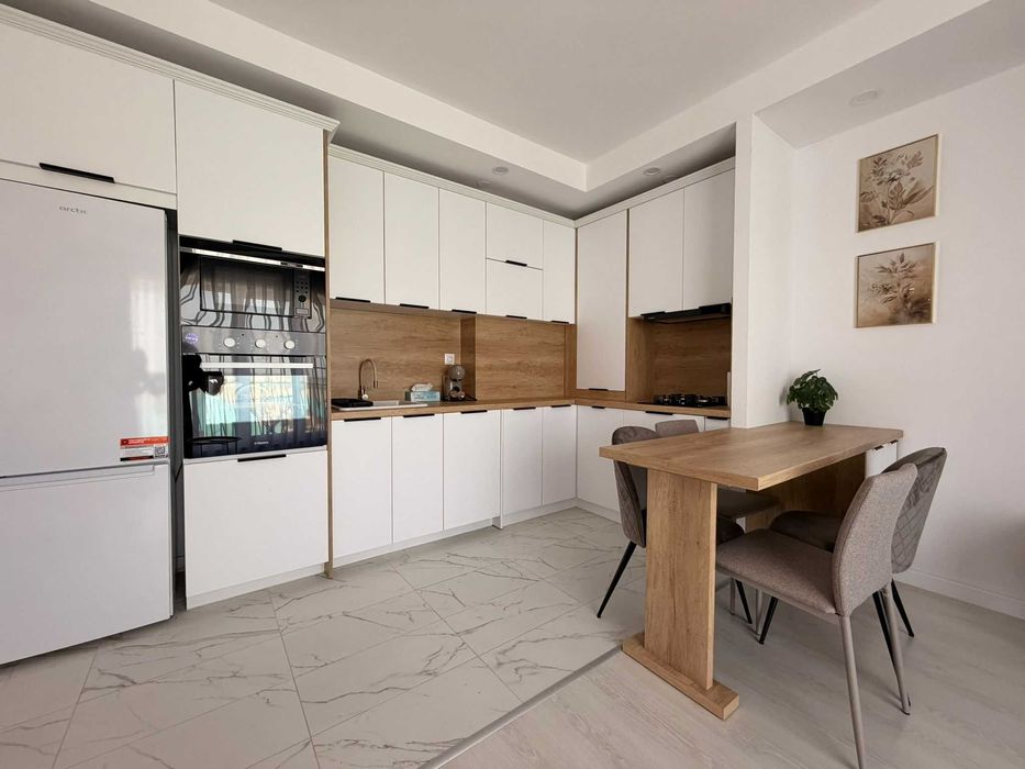 Cosmopolis 3 camere Regim Hotelier