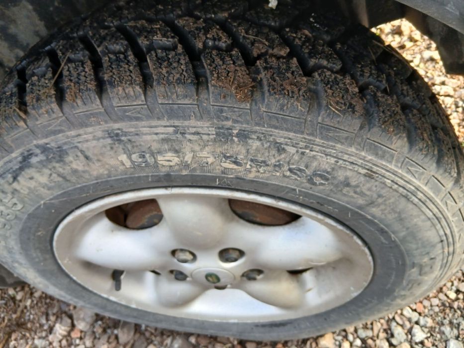 Алуминиеви джанти със зимни гуми Petlas 195/75/16 - 4бр. комплект