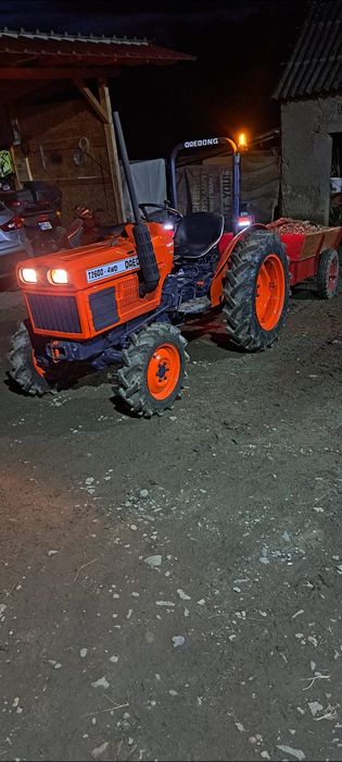 Vând tractoraș 4x4 26 cai putere