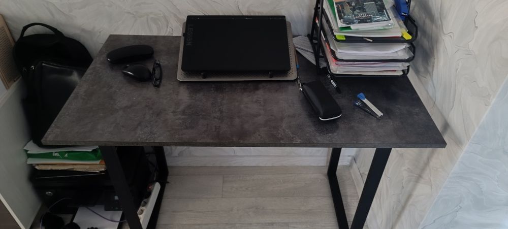 Продам компьютерный стол