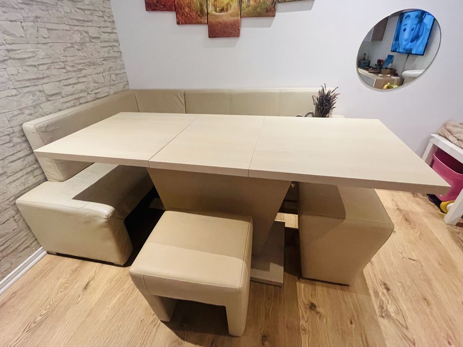 Set living/ bucataria coltar, masa si taburete