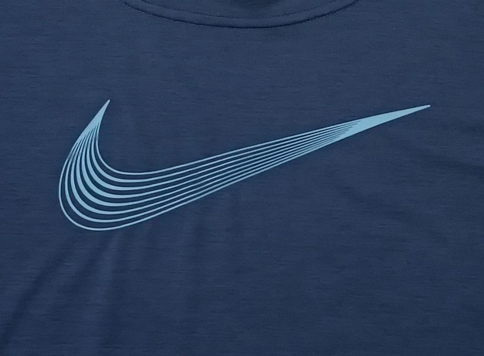 Nike DRI-FIT Swoosh Tee оригинална тениска ръст 158-170см Найк спорт фланелка