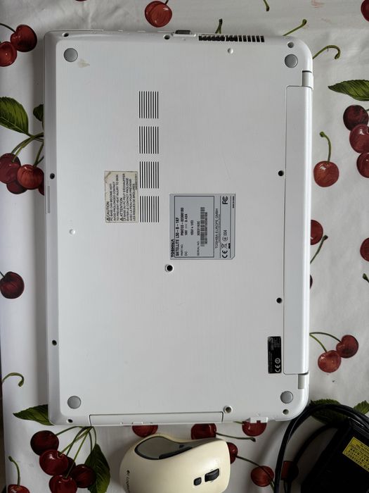 Лаптоп Toshiba Satellite L50-B-1KF