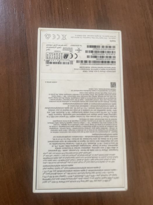 Айфон 12 мини все работаеть продаю срочна