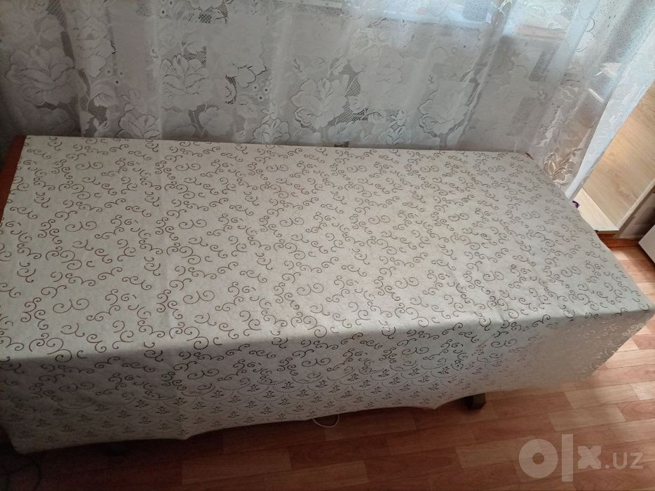 Продаётся стол журнальный