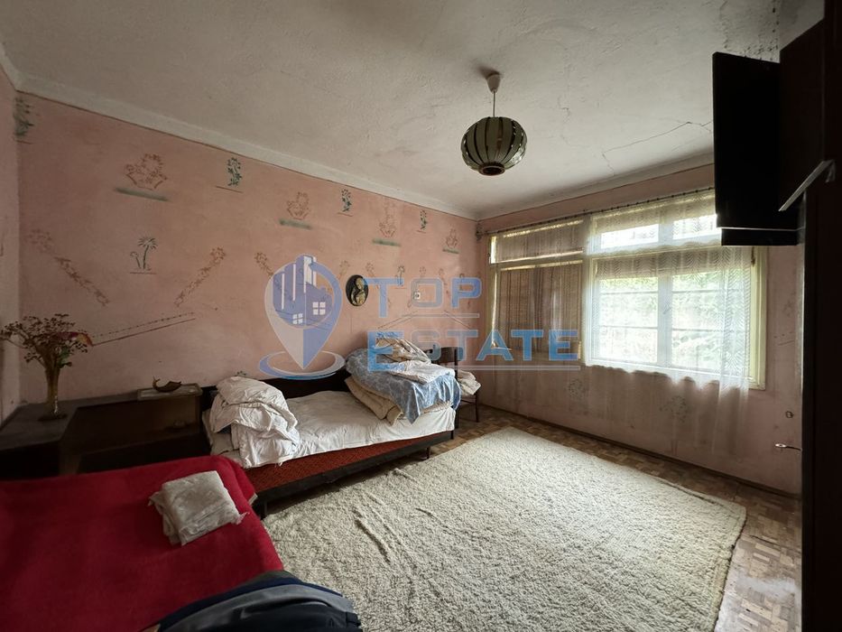 Продава се Къща в Златарица - 300 кв.м за 234 €/кв.м - Снимка #2