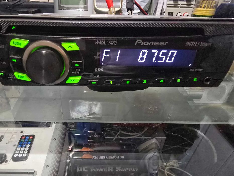 Vând DC auto Pioneer DEH 2300