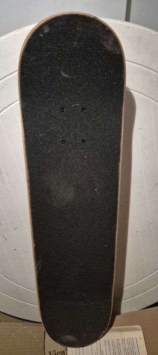 Skateboard nou,copilul va fi fericit!