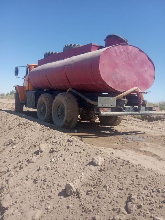 Yomkost sotiladi. 12 tonnali.Yomkost ajoyib holatda.uzunligi 5 metr