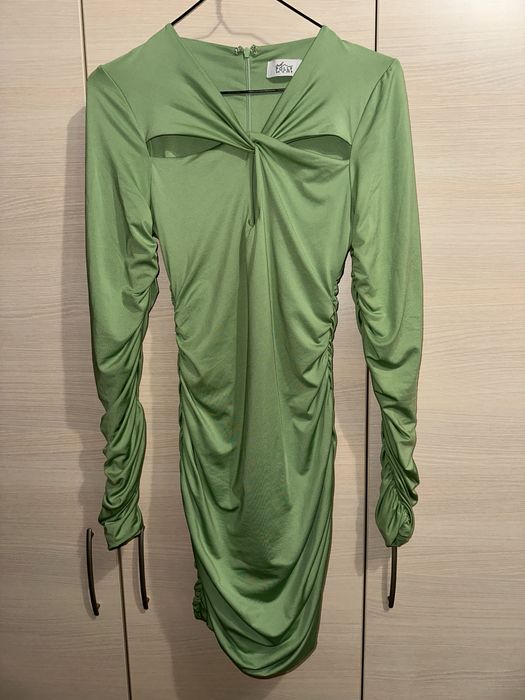 Разтегателна зелена рокля с дълъг ръкав Oh Polly UK12/ М размер