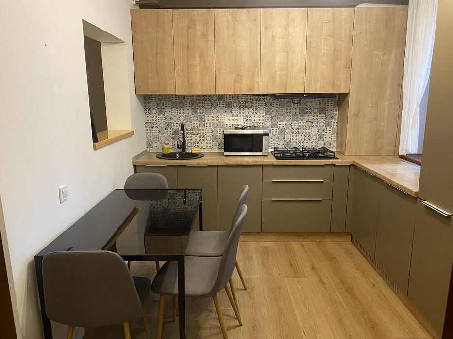 Inchiriez apartament