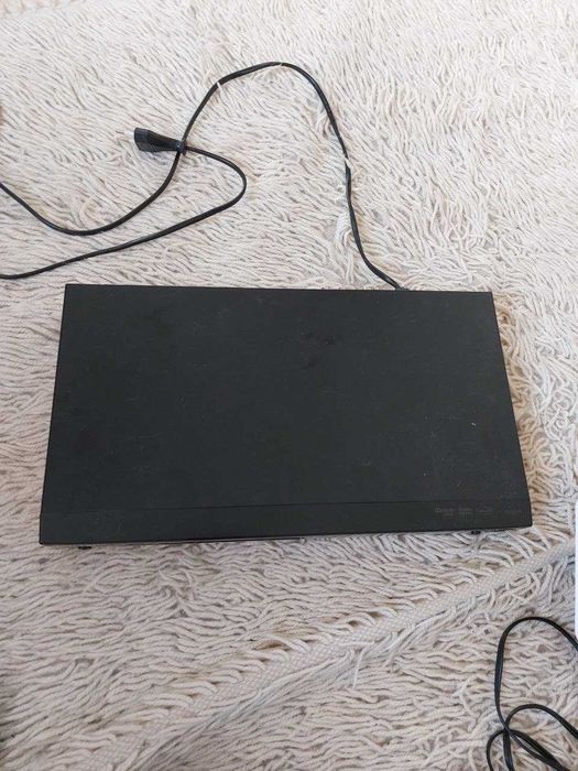 DVD плеър Samsung DVD-P191