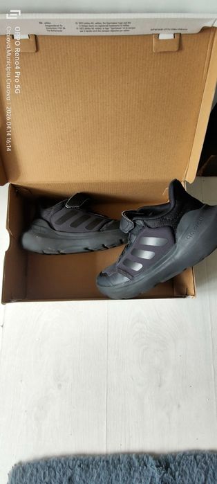 Vand adidași copii,marimi,31 32,33,34,pret40 lei negociabil