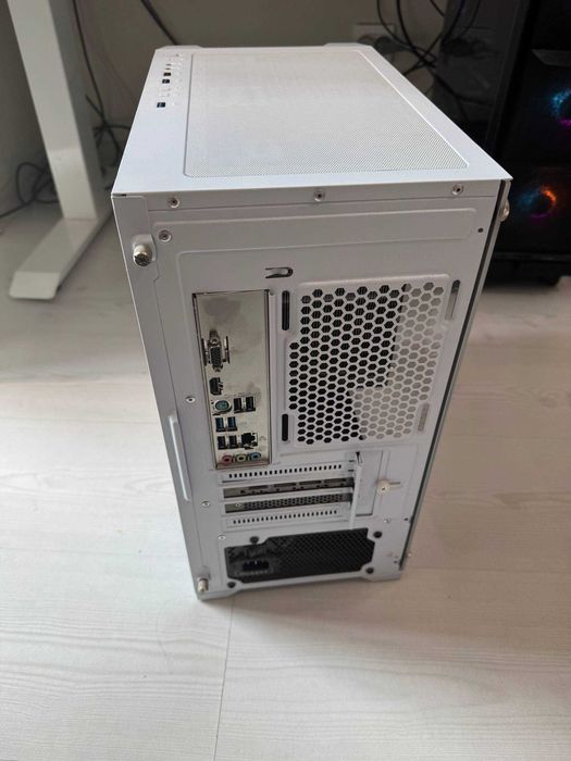 Продам игровой ПК, тянет современные игры без проблем