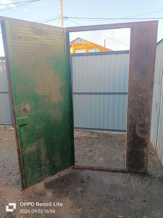 Продам дверь  металлическую