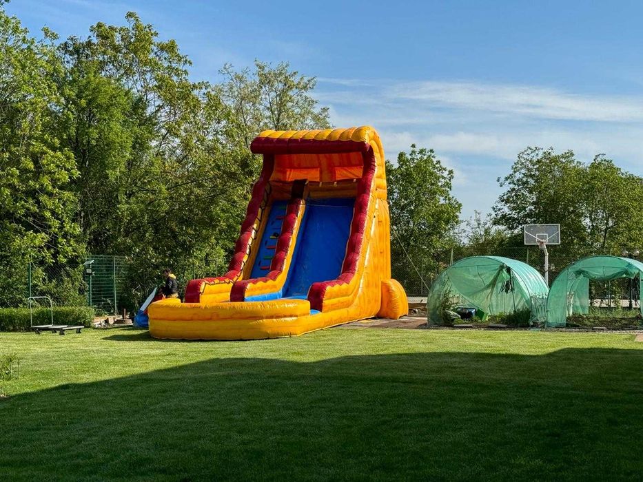 Închiriem Topogan/Tobogan Gonflabil Cu Apa Piscina