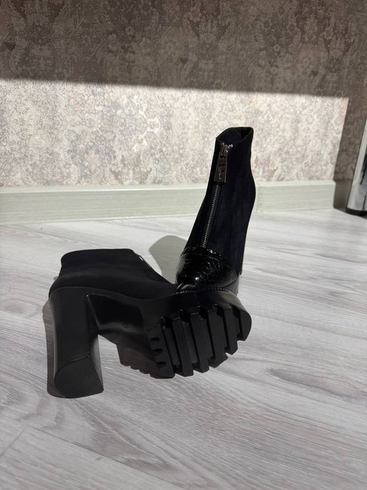 Женские сапоги с замшем