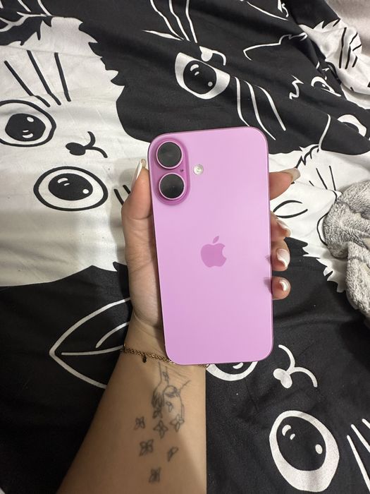 Срочно продается iphone 16 розовый 128гб