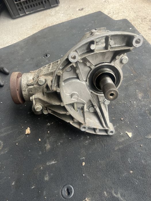 Раздатка за Фолксваген Volkswagen  Т5 2.0д ръчна кутия 2012г