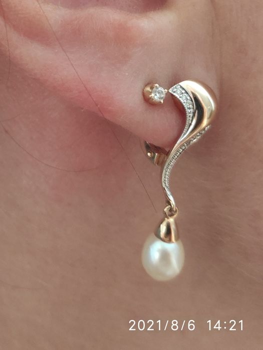 Серьгие золотые с жемчугом