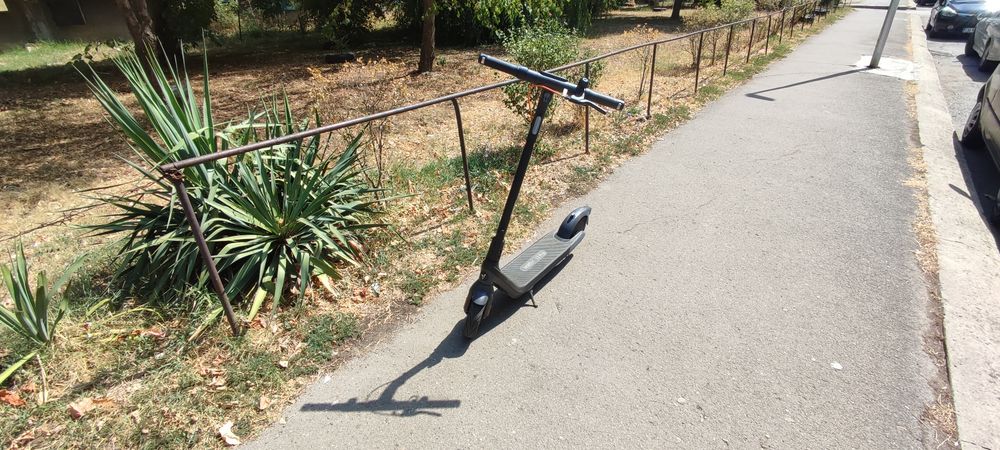 Segway Ninebot E2 Pro – електрическа тротинетка + зарядно