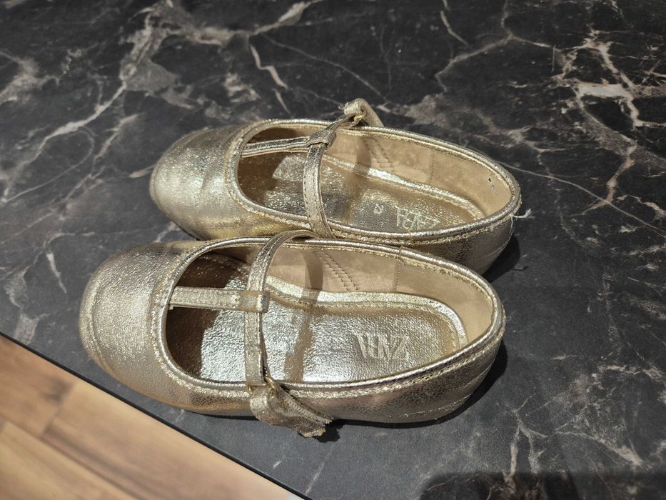 Балеринки за момиче в златисто Zara 23 р-р