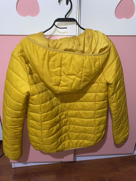 Чисто ново жълто яке Mavi