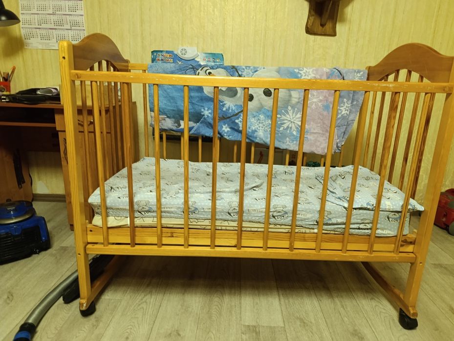 Детская кроватка