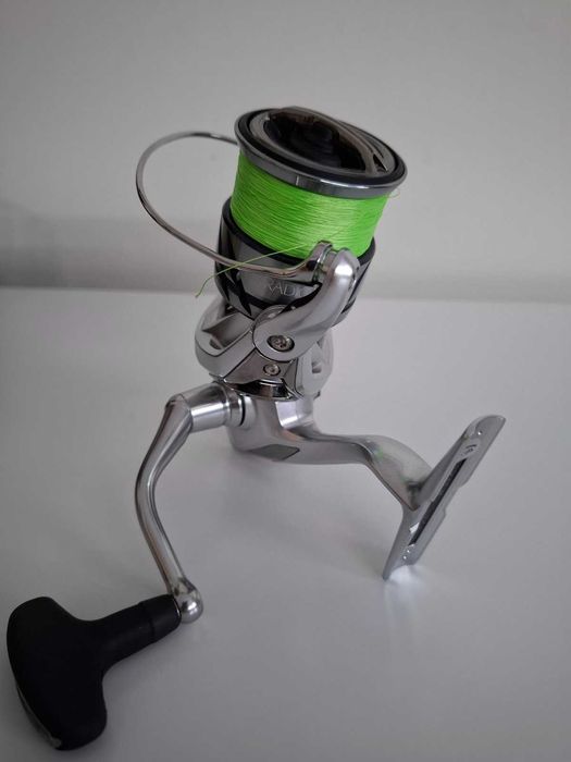 НОВ Shimano Stradic FM C3000