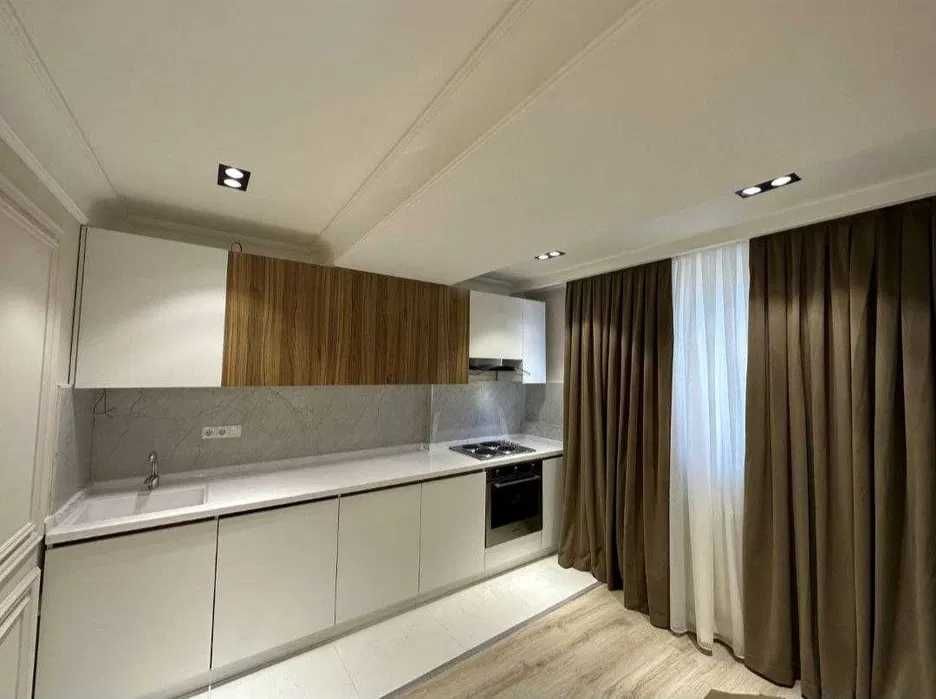 Шикарная квартира в центре 3/2/4 Ойбек метро ЦУМ ул.Тараса Шевченко