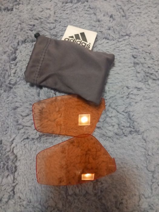 Bună vând ochelari adidas folosiți dar an stare buna