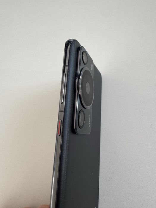 Продавам смартфон Huawei P60 Pro 12/512 GB–напълно нов, не използван.